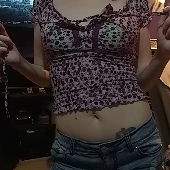 ⭐buy 2 get 1 free⭐Y2K asthetic, retro, peasant style crop top - Picture 5 of 5